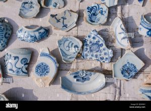 blue-and-white-porcelain-pieces-pieces-of-antique-porcelain-is-very-EJDHWH